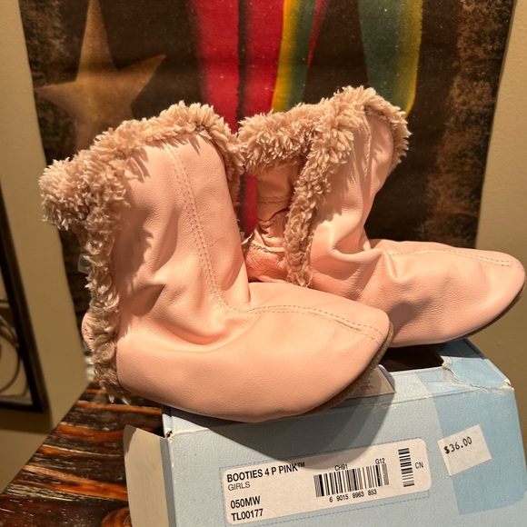 Pink girls leather booties by Robeez size 4 - Picture 7 of 7